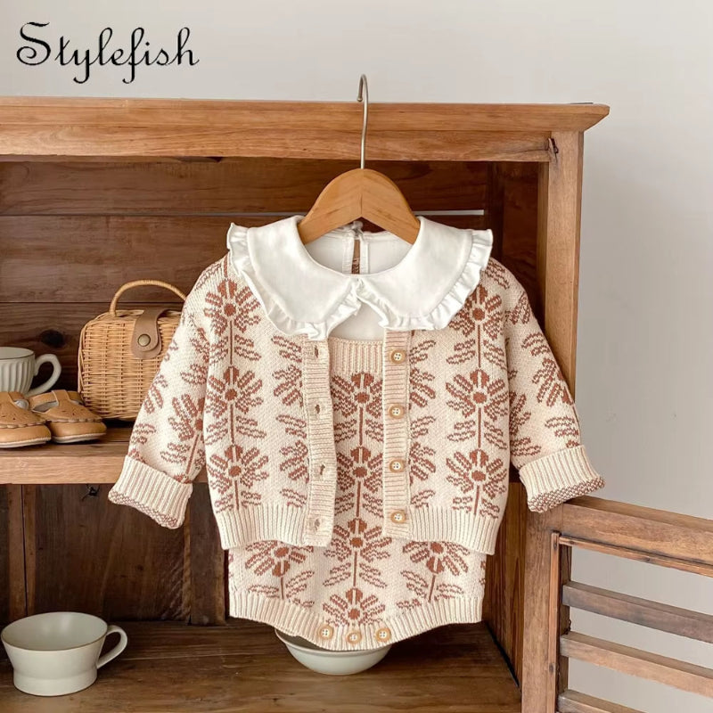 Autumn New Style 0-3 Years Old Baby Clothing Baby Girl Small Flower Jacquard Coat + Harbin Clothes Knitted Two-Piece Set